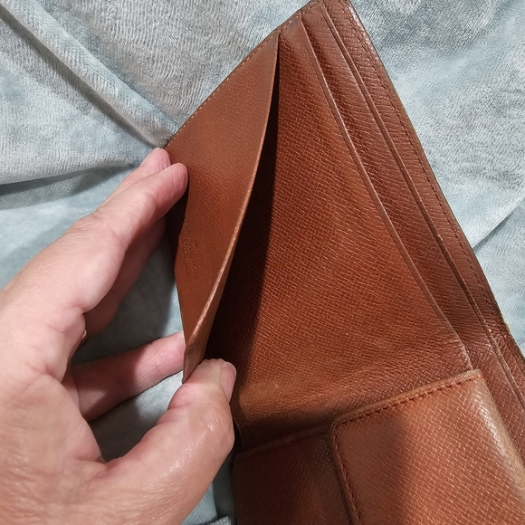 Louis Vuitton Vintage Monogram Bifold Wallet w/coinpouch Authentic Unisex w/COA - Picture 10 of 16